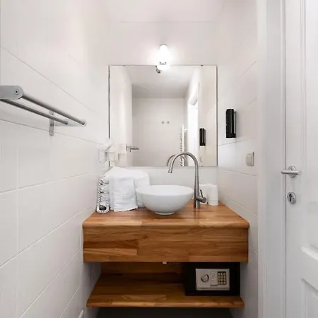 Aux Ecuries De La Reine Gasthof