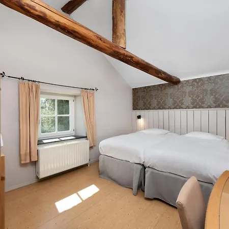 Aux Ecuries De La Reine 3*