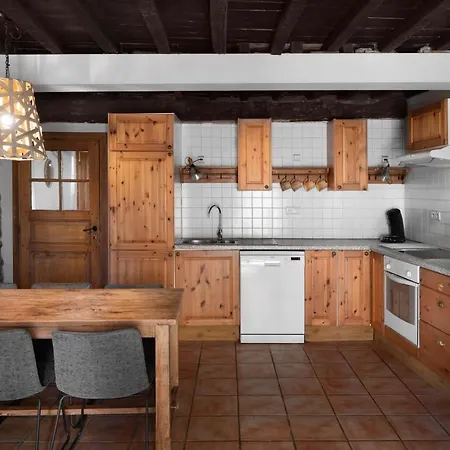 Inn Aux Ecuries De La Reine 3*