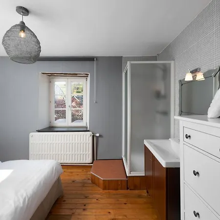 Aux Ecuries De La Reine Inn 3*