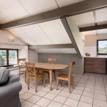 Aux Ecuries De La Reine Gasthof