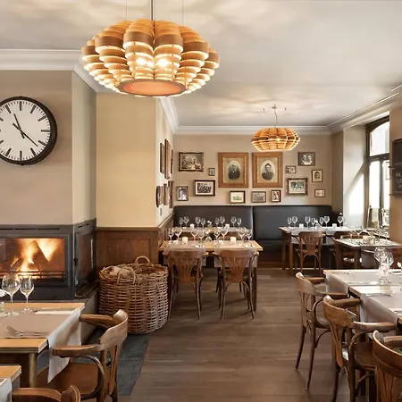 Inn Aux Ecuries De La Reine 3*