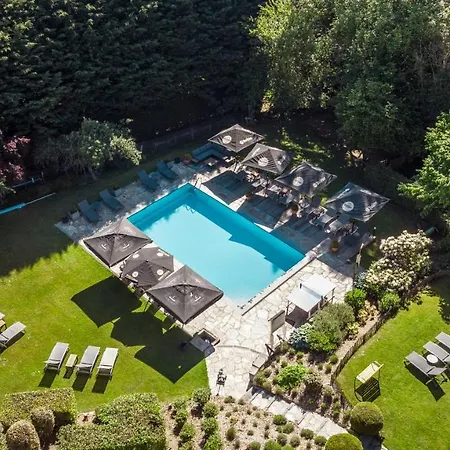 Aux Ecuries De La Reine